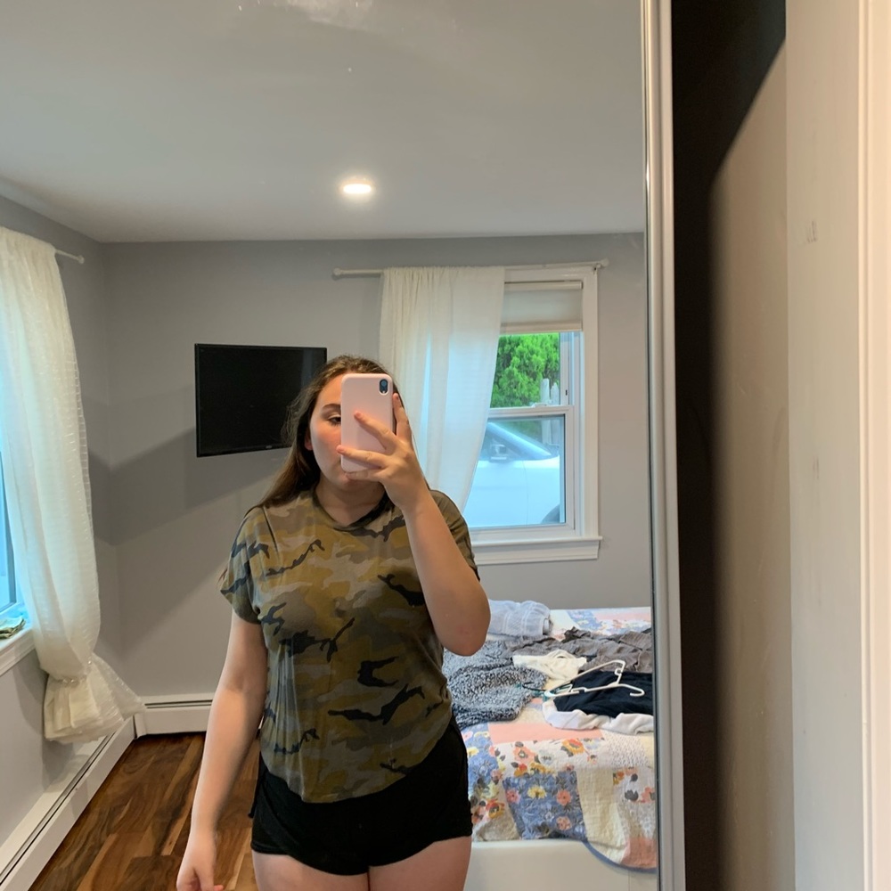 soft camo tee